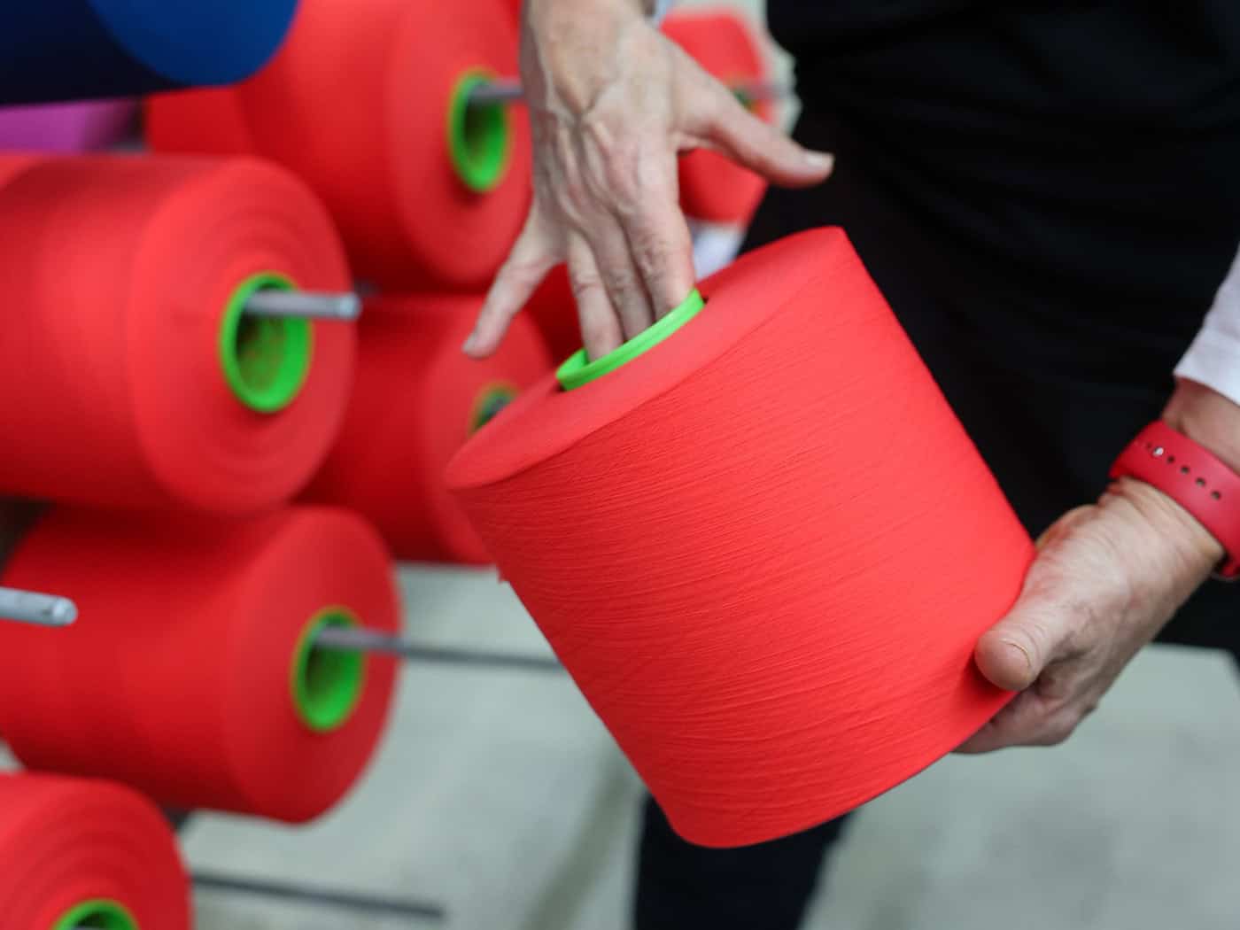 Tarifeinigung: Die Löhne der ostdeutschen Textilarbeiter steigen. (Symbolbild) / Foto: Jan Woitas/dpa