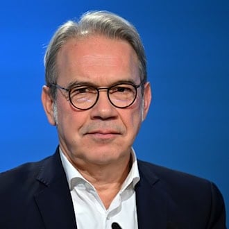 Der Rückgang bei der Zahl politisch motivierter Kriminalität erklärt sich Innenminister Georg Maier (SPD) vor allem auch damit, dass im vergangenen Jahr in Thüringen kein Wahljahr gewesen war. (Archivbild) / Foto: Martin Schutt/dpa