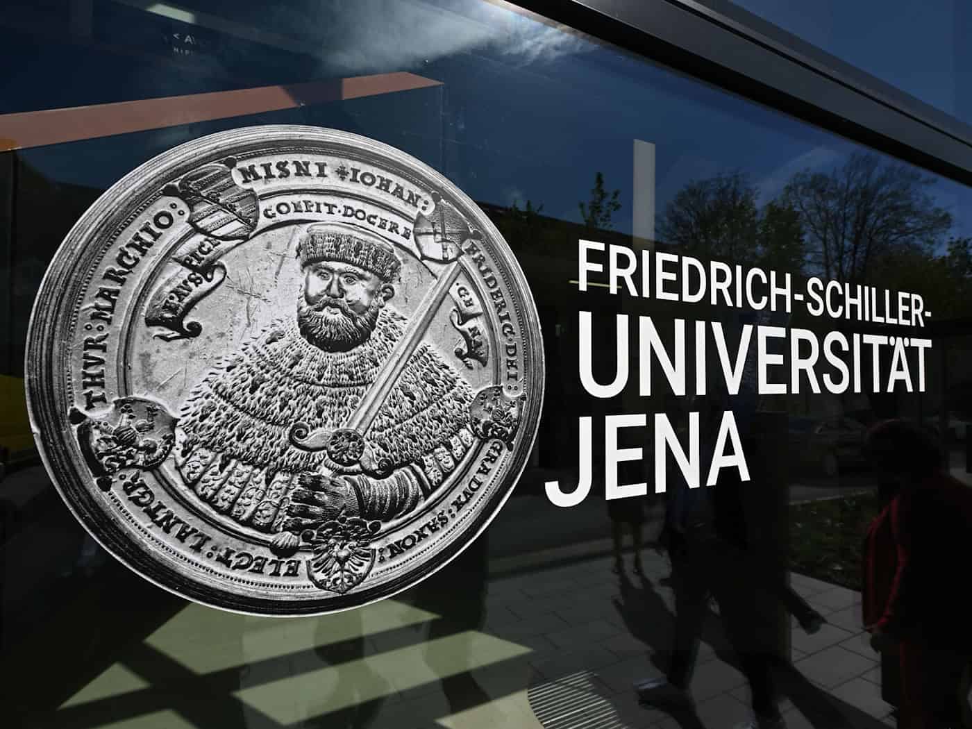 Der Großteil des Fördergeldes für Thüringer Hochschulen, das über die Schnellbau-Initiative in den Freistaat fließt, geht an die Friedrich-Schiller-Universität (FSU) Jena. (Archivbild) / Foto: Martin Schutt/dpa