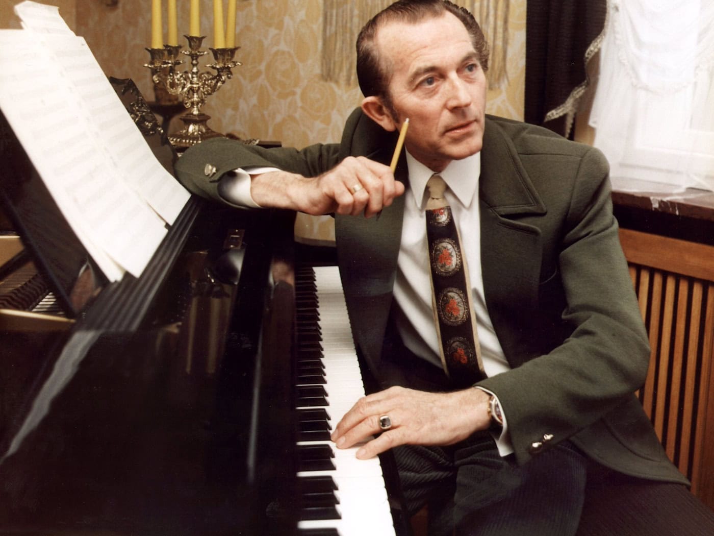 Mit dem Rennsteiglied setzte der Volksmusikant Herbert Roth vor 75 Jahren seiner Heimat ein musikalisches Denkmal. (Archivbild) / Foto: picture alliance / dpa