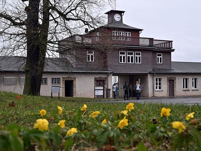 Stilles Gedenken an die Befreiung von Buchenwald bei Weimar – Kerkeling erinnert an Großvater