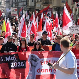 1. Mai in Thüringen: Polizei löst Sitzblockade in Gera auf – rechte Anschlussversammlung in Schmölln verhindert