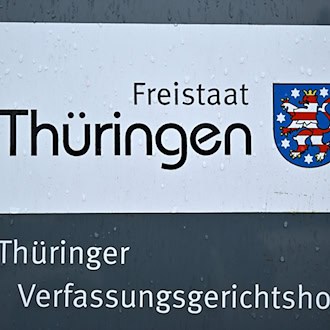 Das Verfassungsgericht verhandelt über die Verfassungsschutzkontrolle. (Symbolbild)  / Foto: Martin Schutt/dpa