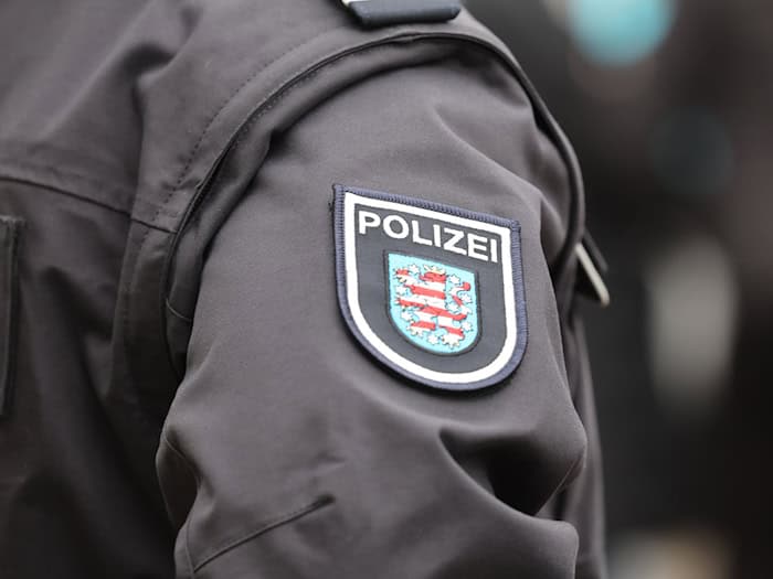 In Jena, Kahla, Saalfeld und Gera setzte die Polizei am Dienstag Durchsuchungsbeschlüsse um. (Symbolbild) / Foto: Bodo Schackow/dpa