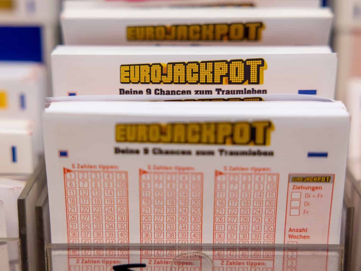 In drei Bundesländern gibt es neue Lott-Millionäre. (Symbolbild) / Foto: Thomas Banneyer/dpa