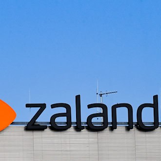 Zalando will das Erfurter Logistikzentrum im September schließen. (Archivbild) / Foto: Jens Kalaene/dpa-Zentralbild/dpa