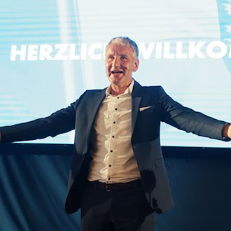 Thüringens AfD-Chef Björn Höcke hält den Kurs seiner Partei in den vergangenen Jahren für richtig. / Foto: Bodo Schackow/dpa