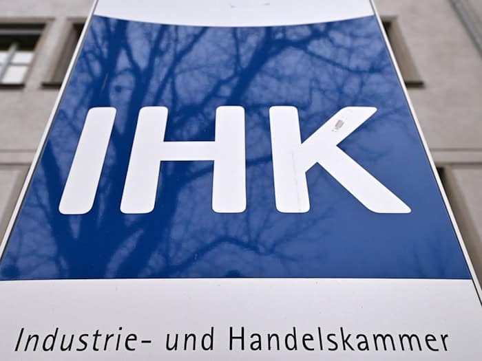 Kammerpräsident Zaiß bewertet die Zwischenbilanz der Bundesregierung kritisch. (Symbolbild)  / Foto: Martin Schutt/dpa
