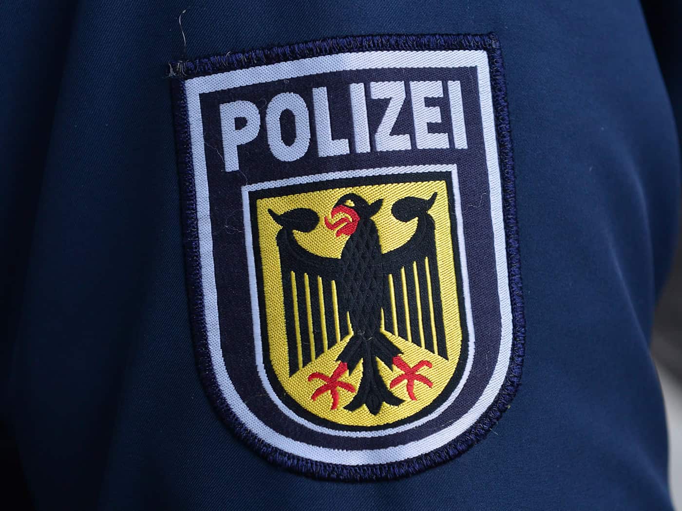 Die Bundespolizei nahm den 36-Jährigen in Erfurt in Empfang. (Symbolbild) / Foto: Martin Schutt/dpa