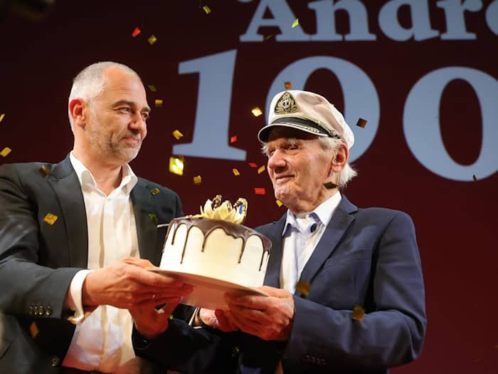 Feier zum 100. Geburtstag des Buchenwald-Überlebenden Andrei Iwanowitsch Moiseenko mit vielen Üerraschungen. / Foto: Bodo Schackow/dpa