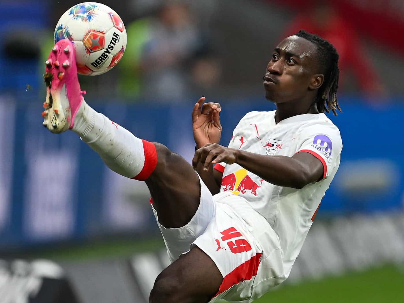 Yan Diomande gewann immerhin einen Titel in seiner Premierensaison. (Archivbild) / Foto: Florian Wiegand/dpa