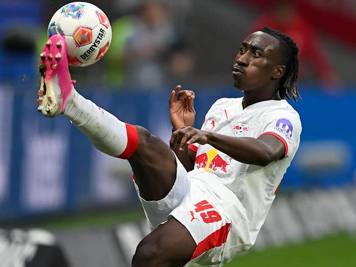 Yan Diomande gewann immerhin einen Titel in seiner Premierensaison. (Archivbild) / Foto: Florian Wiegand/dpa