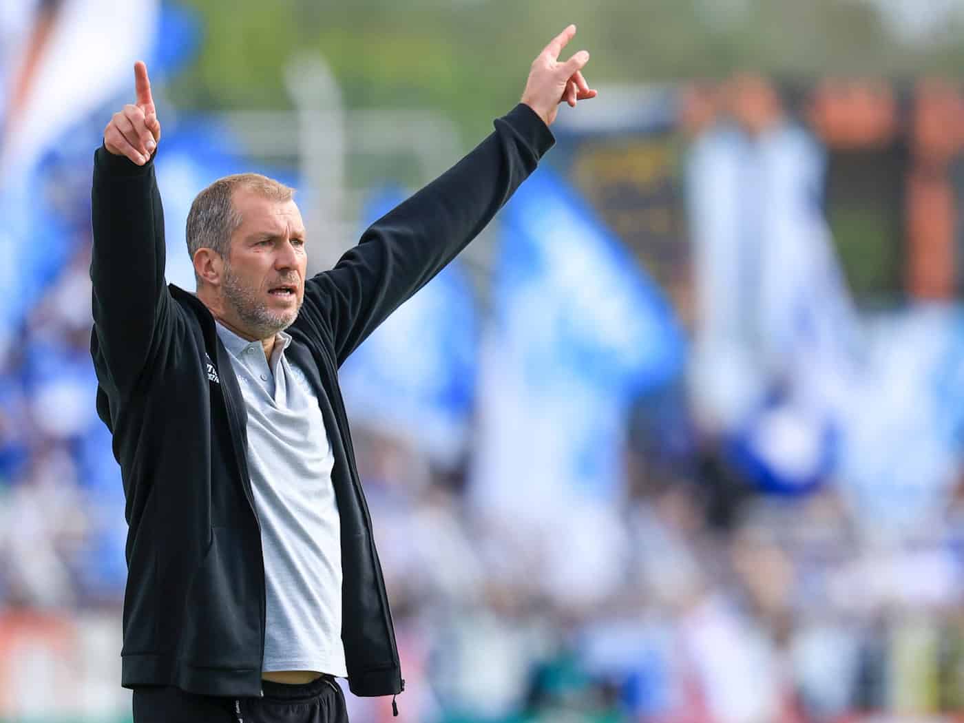 Trainer Jochen Seitz führte Lok Leipzig erneut zur Meisterschaft in der Regionalliga Nordost. (Archivbild) / Foto: Jan Woitas/dpa