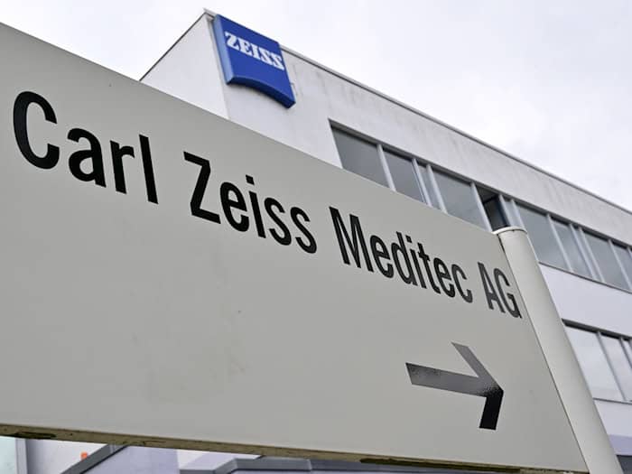 Die Carl Zeiss Meditec AG gehört zu den umsatzstärksten Industrieunternehmen in Ostdeutschland. / Foto: Martin Schutt/dpa