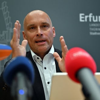 Andreas Horn (CDU), Oberbürgermeister von Erfurt, informierte über die Vorbereitungen der Stadt auf den AfD-Bundesparteitag, der am 4. und 5. Juli stattfinden wird. / Foto: Martin Schutt/dpa