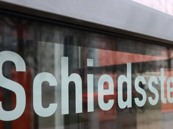 In Thüringen gibt es derzeit rund 200 Schiedsstellen und etwa 310 Schiedspersonen. (Archivbild) / Foto: Jens Wolf/dpa-Zentralbild/dpa