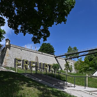 In Thüringen gibt es bis zu 30 Grad am Samstag. (Symbolbild) / Foto: Martin Schutt/dpa