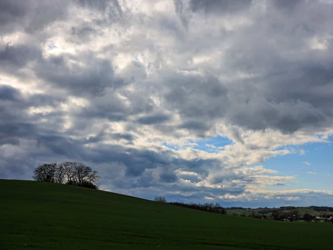 Wechselhafte Bedingungen sind am Wochenende in Sachsen, Sachsen-Anhalt und Thüringen zu erwarten. (Archivbild) / Foto: Jan Woitas/dpa