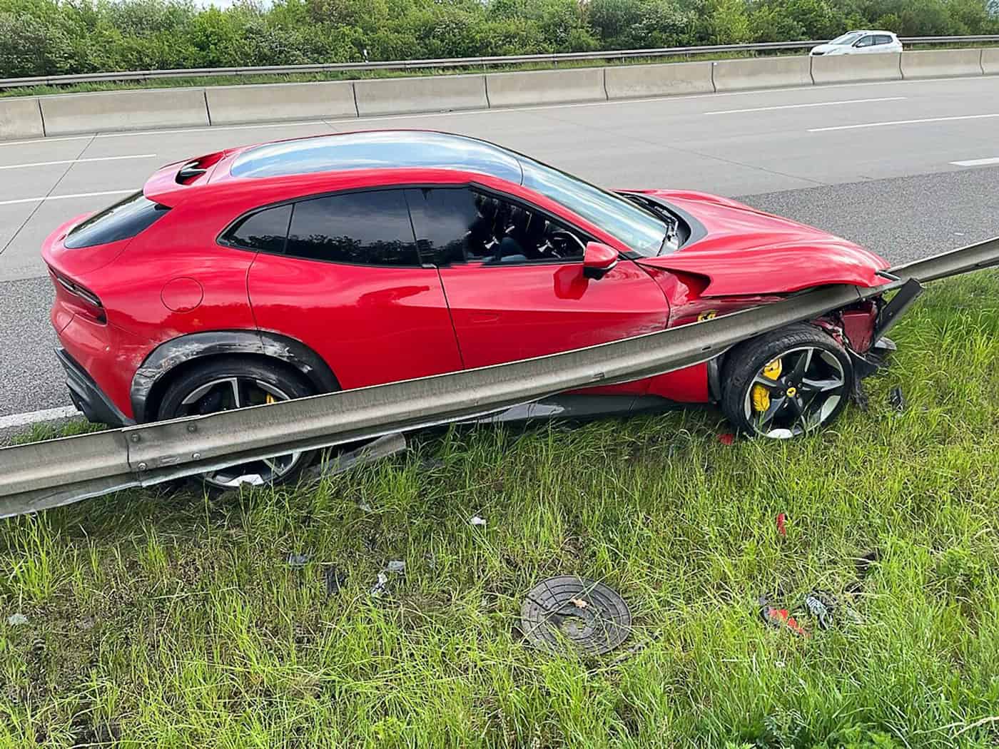 Der Fahrer des hochmotorisierten Fahrzeugs war laut Polizei zu stark aufs Gas getreten. / Foto: -/Autobahnpolizeiinspektion Thüringen/dpa