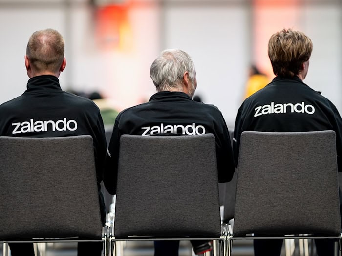 Erstmals Betriebsrat und Management von Zalando in Erfurt in Verhandlungen (Illustration). / Foto: Jacob Schröter/dpa