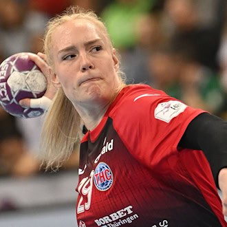 Johanna Reichert und die Bundesliga-Handballerinnen des Thüringer HC setzten sich im zweiten Halbfinalduell knapp gegen die HSG Blomberg-Lippe durch. (Archivbild) / Foto: Marijan Murat/dpa