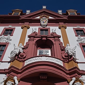 Der Thüringen-Monitor wird seit 2000 im Auftrag der Thüringer Staatskanzlei von Wissenschaftlern der Universität Jena erstellt (Symbolbild) / Foto: Martin Schutt/dpa