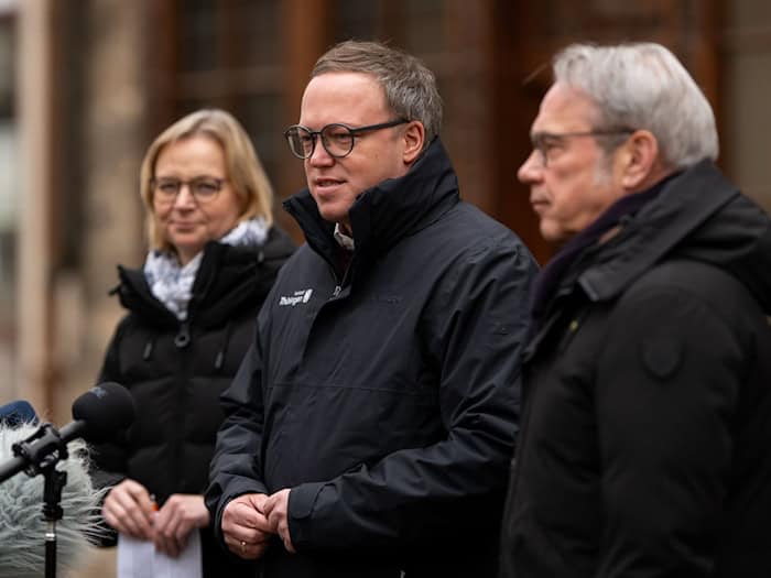 Einer Umfrage zufolge fühlen sich 64 Prozent von der Landesregierung aktuell eher nicht beziehungsweise gar nicht vertreten und gehört. (Archivbild)  / Foto: Jacob Schröter/dpa