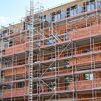 Kein Turbo beim sozialen Wohnungsbau in diesem Jahr, sagt der Wohnungswirtschaftsverband in Suhl (Illustration).  / Foto: Patrick Pleul/dpa