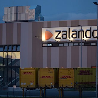Zalando will das Erfurter Logistikzentrum im September schließen. (Archivbild) / Foto: Marc Tirl/dpa-Zentralbild/dpa