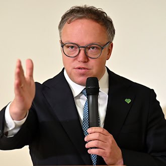 Warum Mario Voigt der AfD Kirchenfeindlichkeit vorwirft
