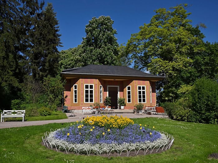 Der Teesalon im Schlosspark Tiefurt bei Weimar ist saniert worden. / Foto: Martin Schutt/dpa