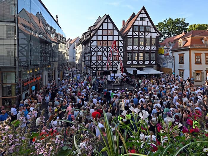 170.000 feiern Krämerbrückenfest bei Hitze in Erfurt