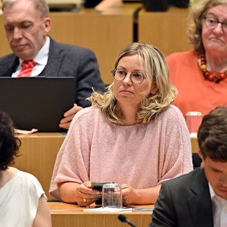 Cornelia Urban verabschiedete sich im Landtag mit emotionalen Worten. (Archivbild) / Foto: Martin Schutt/dpa