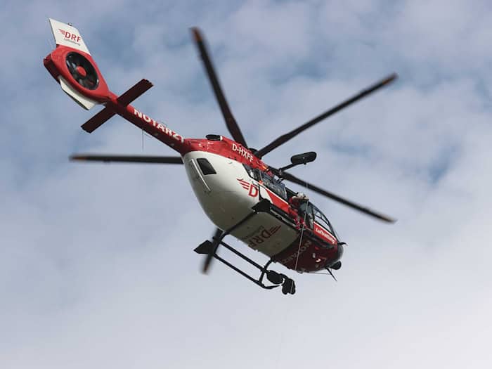 Der Mann kam mit einem Hubschrauber ins Krankenhaus. (Symbolbild) / Foto: Bodo Schackow/dpa
