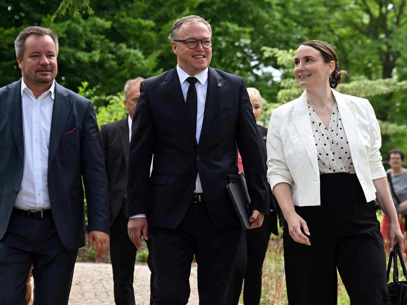 Das Thüringer Kabinett traf sich bei einer auswärtigen Sitzung in Leinefelde-Worbis, wo derzeit die Landesgartenschau stattfindet.  / Foto: Martin Schutt/dpa