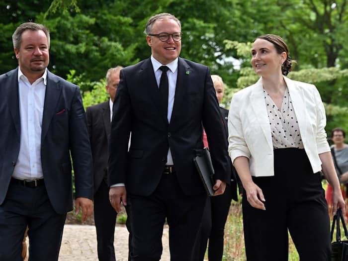 Das Thüringer Kabinett traf sich bei einer auswärtigen Sitzung in Leinefelde-Worbis, wo derzeit die Landesgartenschau stattfindet.  / Foto: Martin Schutt/dpa