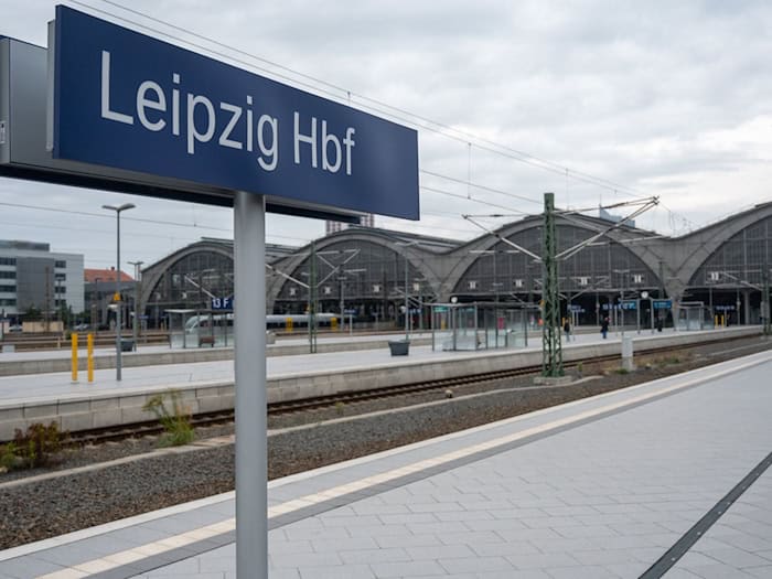 Laut der Bundespolizei waren Betrüger zuletzt etwa in Leipzig aktiv. (Symbolbild) / Foto: Christophe Gateau/dpa