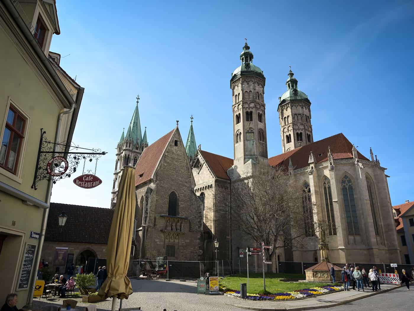 Für den Naumburger Dom muss der Besucher Eintritt zahlen. (Archivbild) / Foto: Heiko Rebsch/dpa