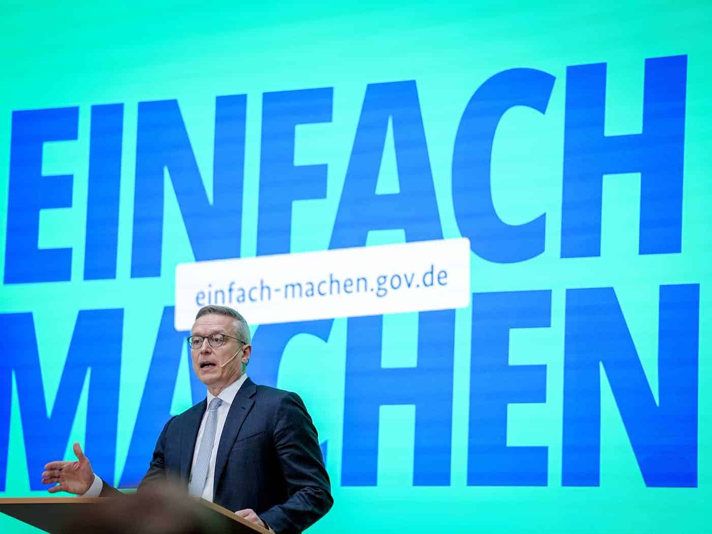 Bundesdigitalminister Karsten Wildberger (CDU) hat eine Vereinbarung mit der Thüringer Landesregierung zur Digitalisierung von Verwaltungsleistungen in den Kommunen getroffen. (Archivbild) / Foto: Kay Nietfeld/dpa