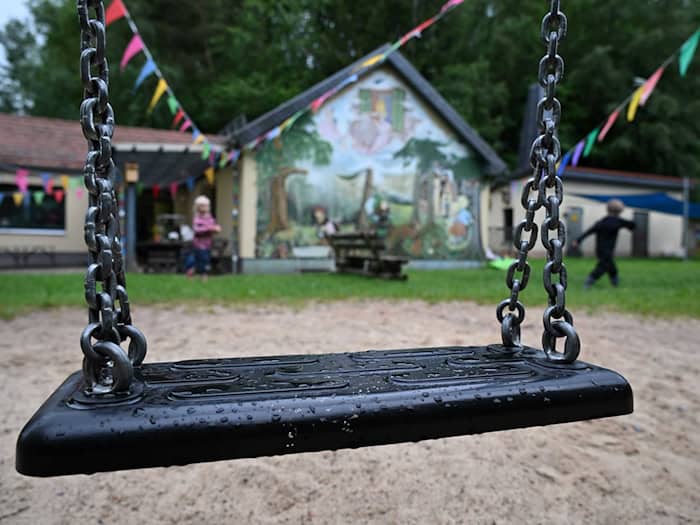Die Stadt Meiningen hatte vor Kurzem noch in den Kindergarten «Am Märchenwald» investiert. Doch neue Anmeldungen blieben aus. / Foto: Martin Schutt/dpa