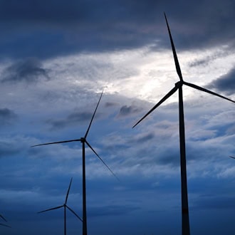 Windräder zur Stromproduktion. (Symbolbild) / Foto: Martin Schutt/dpa