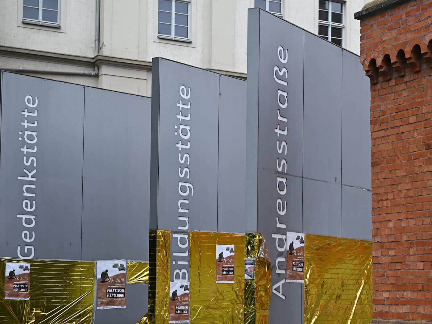 In der Gedenkstätte Andreasstraße in Erfurt ist eine neue Medien-Installation über politische Häftlinge 1952 bis 1989 zu sehen. (Archivbild) / Foto: Martin Schutt/dpa