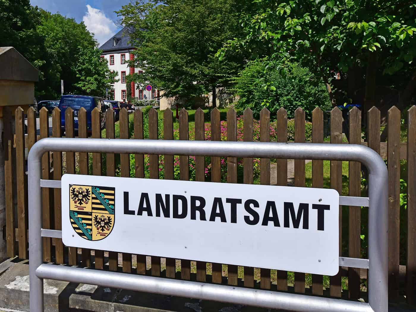 Wer steht künftig an der Spitze des Landratsamtes Saalfeld-Rudolstadt? (Archivbild)  / Foto: Martin Schutt/dpa-Zentralbild/dpa