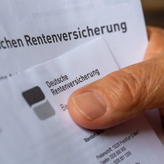 Immer mehr gehen früher in Rente – trotz Abschlägen. (Symbolbild) / Foto: Fernando Gutierrez-Juarez/dpa