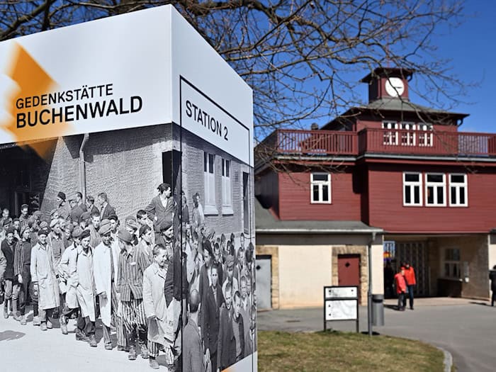 Für den Besuch von Gedenkstätten und Erinnerungsorten können Kosten vom Land noch erstattet werden. Doch für Besuche anderer außerschulischer Lernorte fehlt das Geld, so das Bildungsministerium. (Archivbild)  / Foto: Martin Schutt/dpa