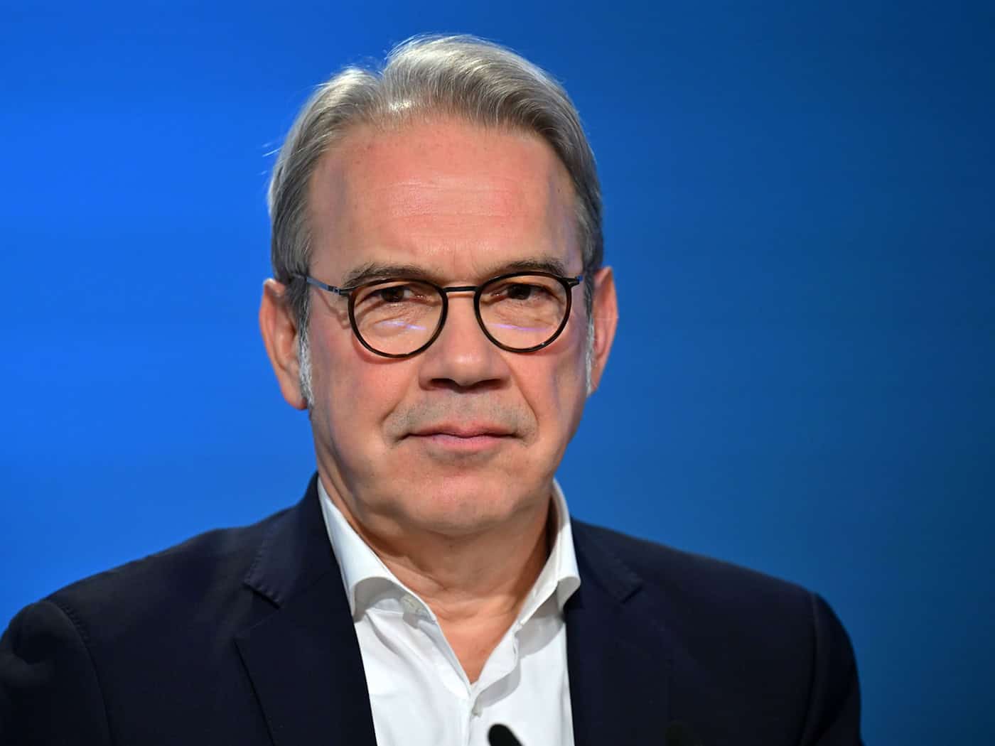 Thüringens Innenminister Georg Maier (SPD) nahm an der kontroversen Debatte über Verteidigungsbereitschaft in Erfurt teil. (Archivbild) / Foto: Martin Schutt/dpa
