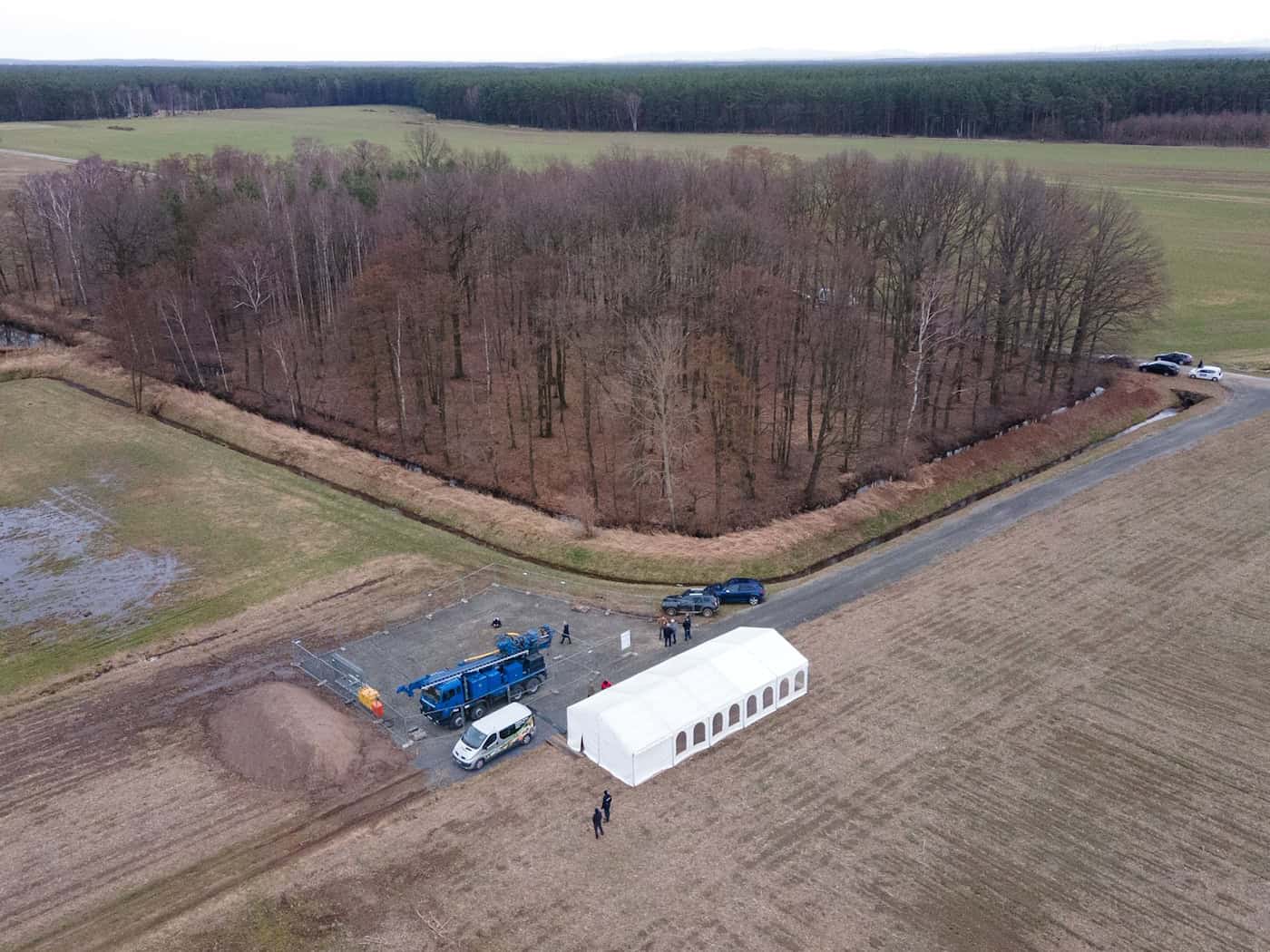 Schon 2022 erfolgten Probebohrungen für das Einstein-Teleskop in der Lausitz (Archivbild). / Foto: Sebastian Kahnert/dpa-Zentralbild/dpa