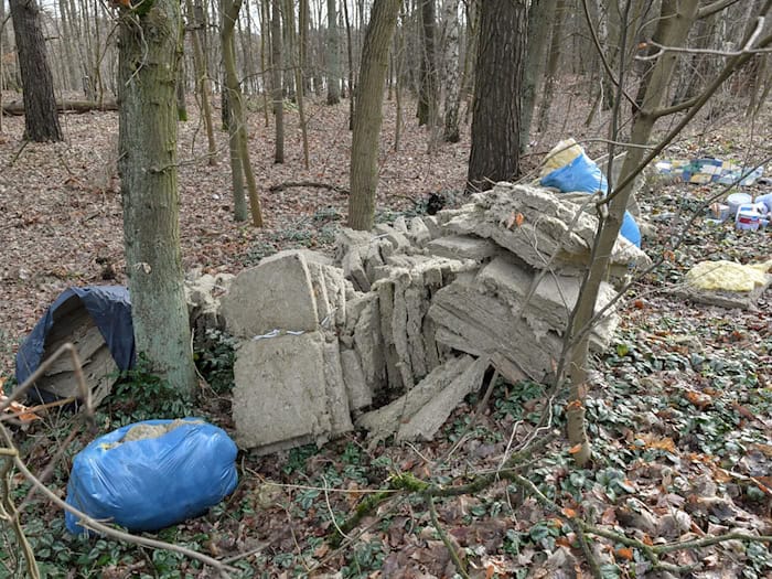 In Thüringen wird mehr illegaler Müll entsorgt. (Archivbild) / Foto: Patrick Pleul/dpa-Zentralbild/ZB