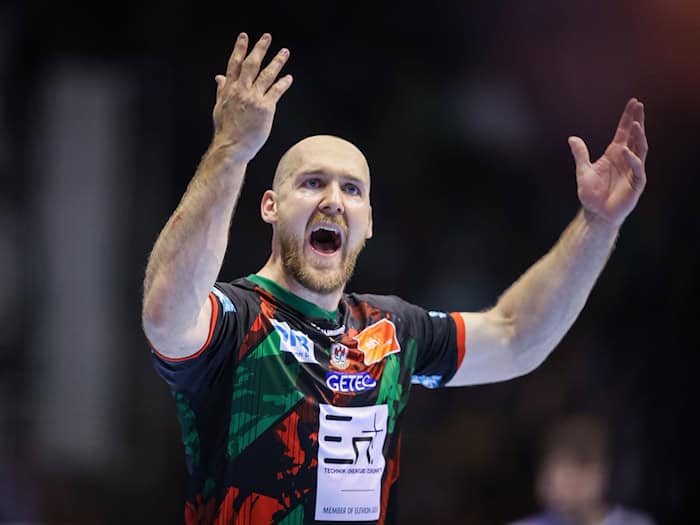 Christian O'Sullivan wird nach dem Gummersbach-Spiel verabschiedet. (Archivbild) / Foto: Ronny Hartmann/dpa