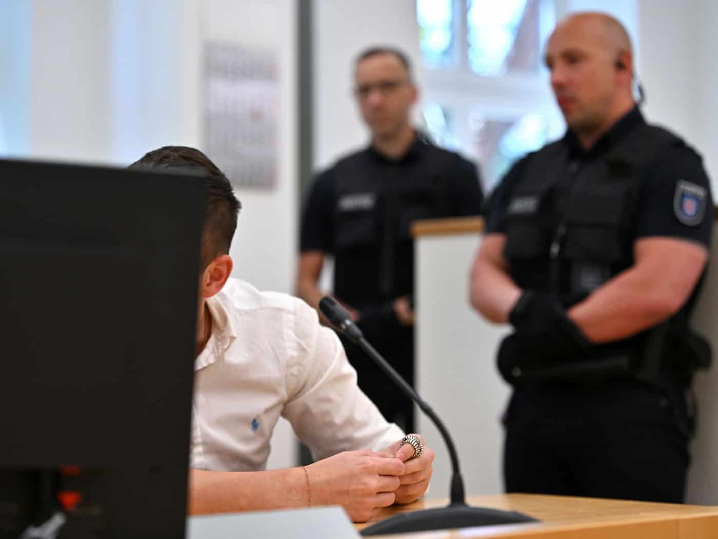 Ezra: Keine Entwarnung bei rechtsextremer Gewalt in Thüringen (Symbolfoto). / Foto: Martin Schutt/dpa